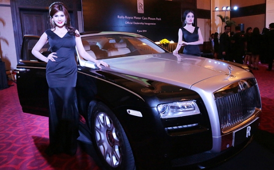Đắt khách, Rolls-Royce tung “Bóng ma” đời mới tại Anh